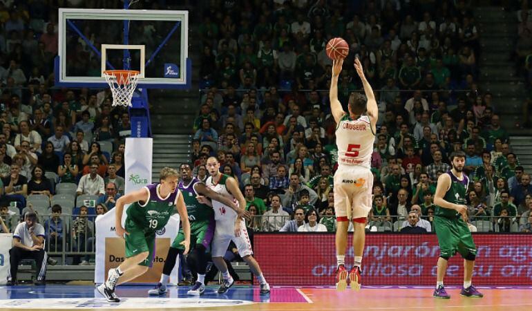 Laboral Kutxa venció en el Martín Carpena de Málaga.