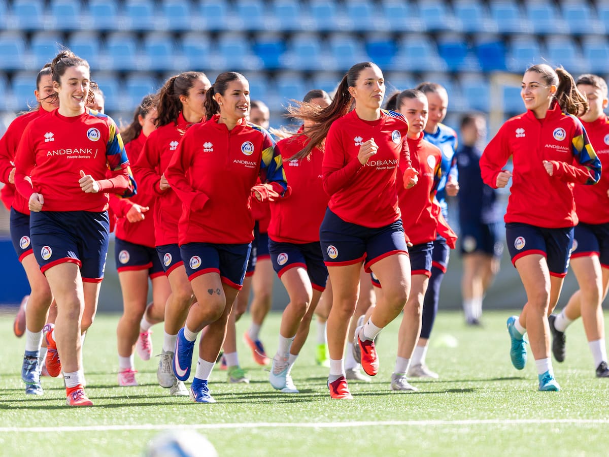La selecció femenina es vol fer forta a casa davant Azerbaidjan