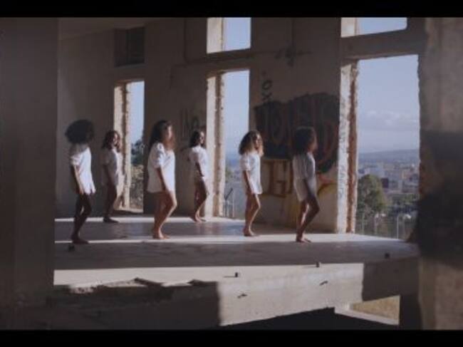 Una de las representaciones protagonizadas por niños y niñas junto a la asociación