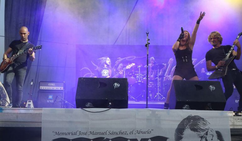 El Escenario Joven del recinto ferial tricantino arranca las fiestas locales con un concierto de rock