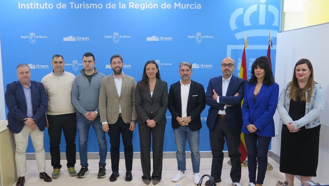 Reunión del primer pacto regional del turismo.