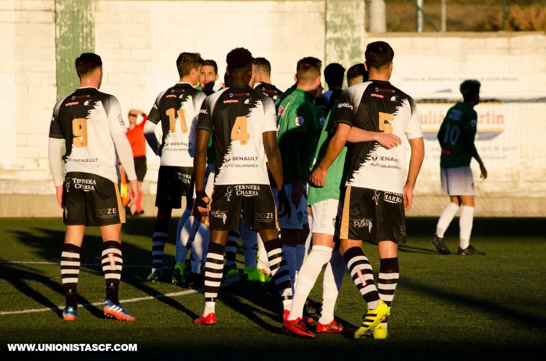 Imagen del derbi entre ambos equipos en el Municipal.