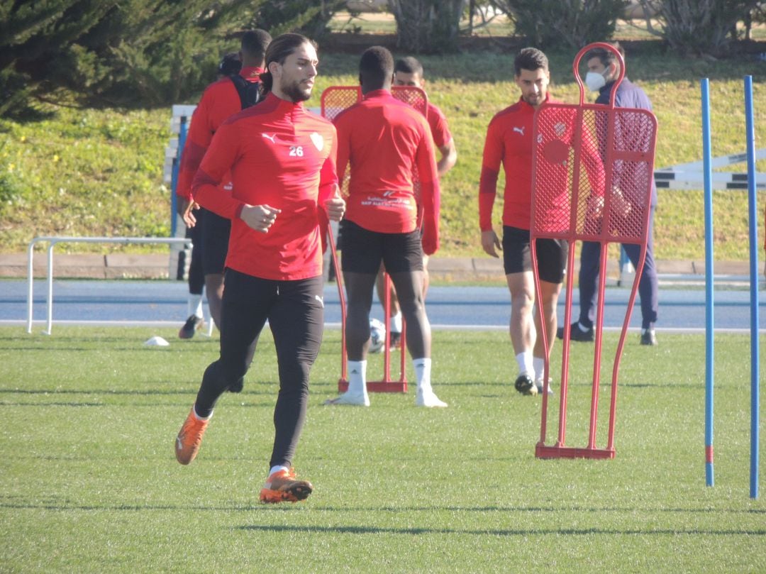 Pedro Mendes retomó el trabajo con el Almería.