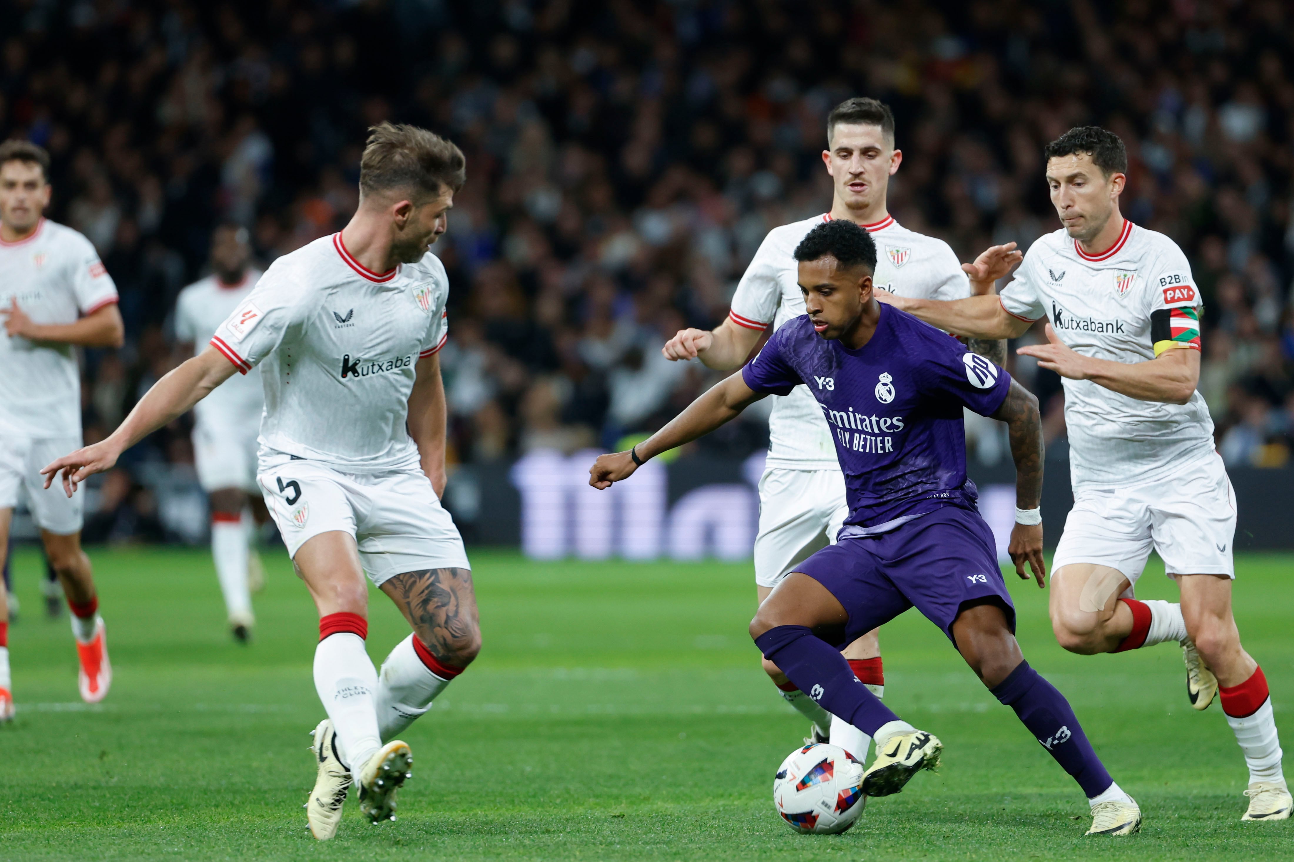 Acción en la que se lesiona Yeray ante Rodrygo en el Bernabeu