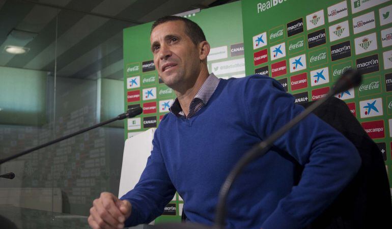 15/12/14   RUEDA DE PRENSA  BETIS
 MERINO
