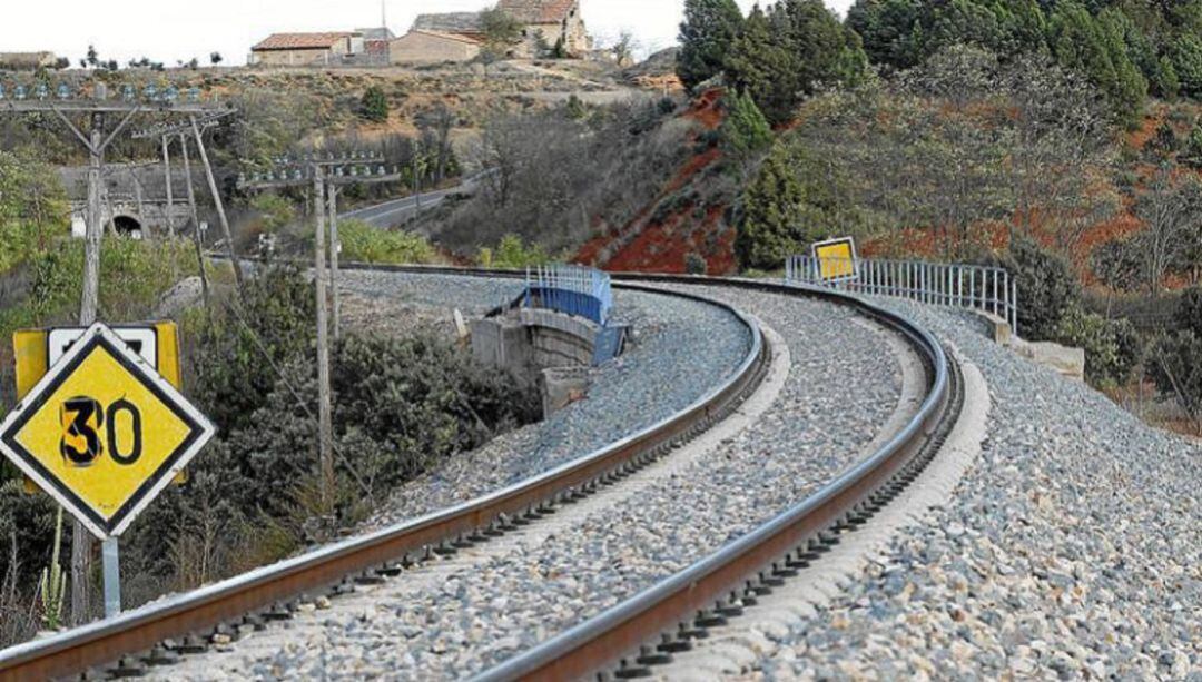 Vía ferroviaria (archivo)