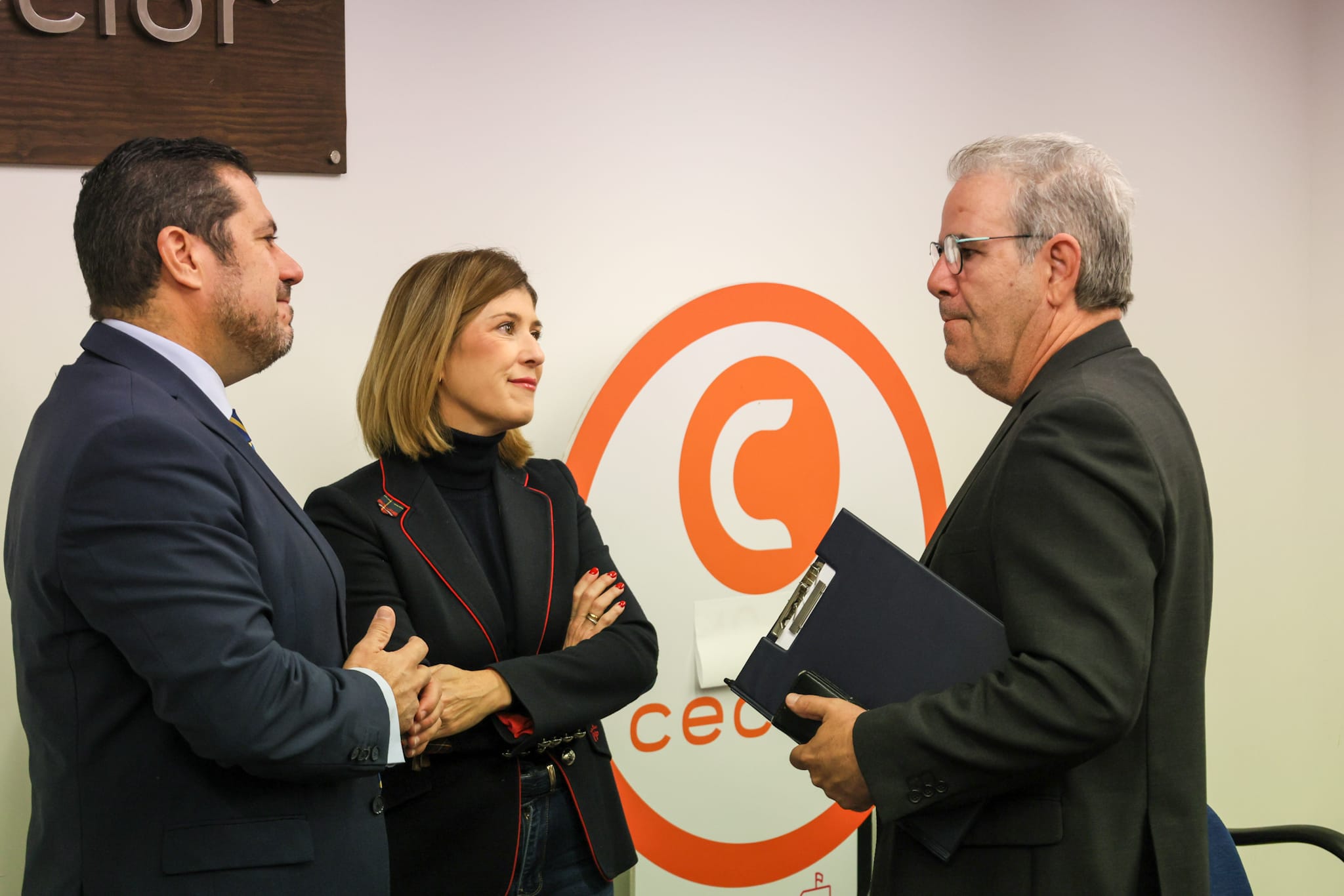 Juan Jódar, presidente de CECLOR, Rosa Medina, edil de Empleo y  Javier López, CEO de la Consultora Bacofis