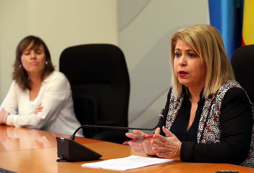 Mamen Sánchez y Laura Álvarez durante la rueda de prensa de este lunes en el Ayuntamiento de Jerez