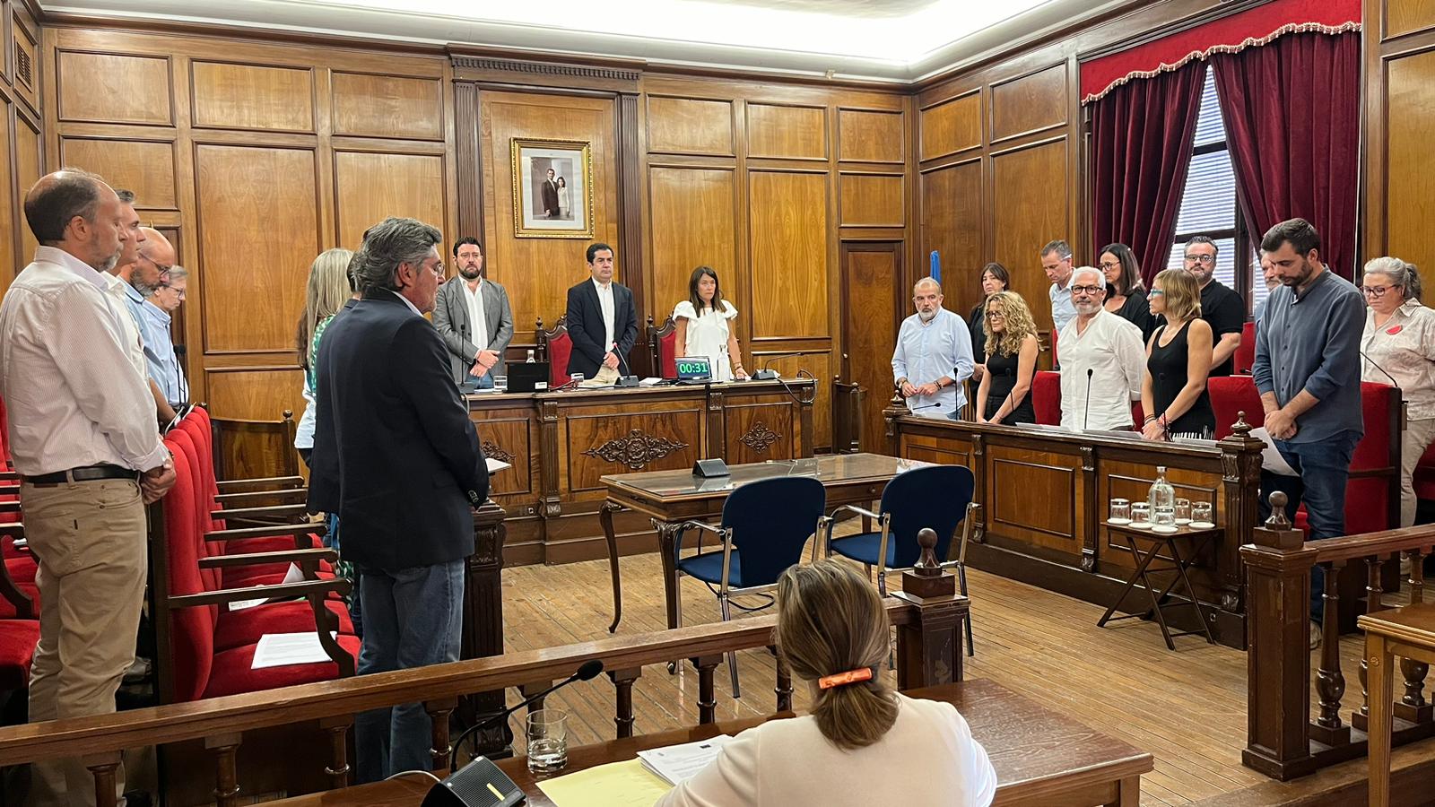 Los concejales han guardado un minuto de silencio en el Pleno Ayuntamiento de Alcoy