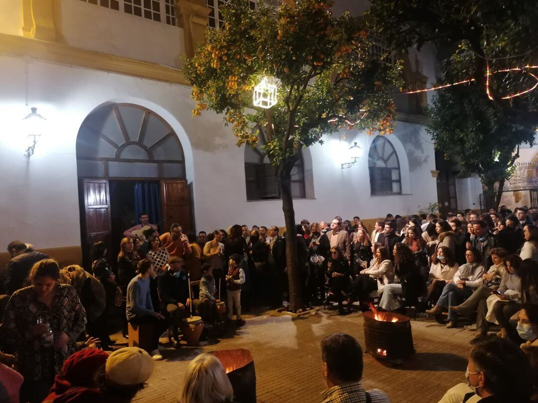 Zambomba en el patio del colegio de San José