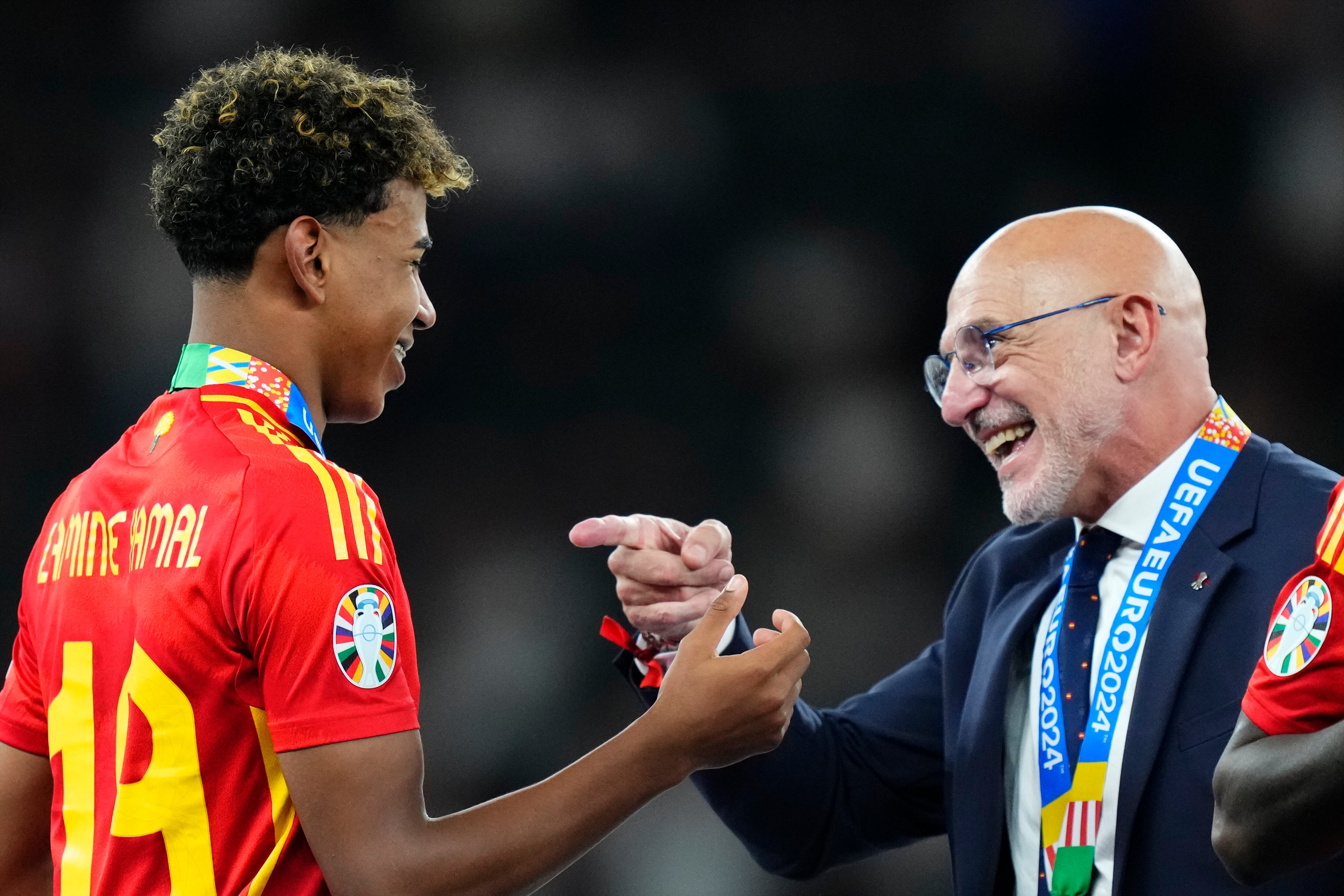 De la Fuente y Lamine Yamal celebran la Eurocopa 2024