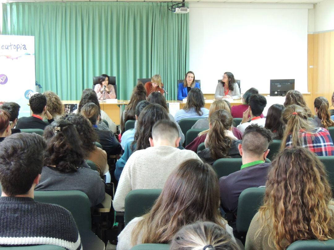 Inauguración curso especializado de formación en diversidad afectivo sexual de la UHU.