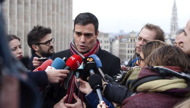 El secretario general del PSOE, Pedro Sánchez, durante las declaraciones que ha realizado hoy en Bruselas 