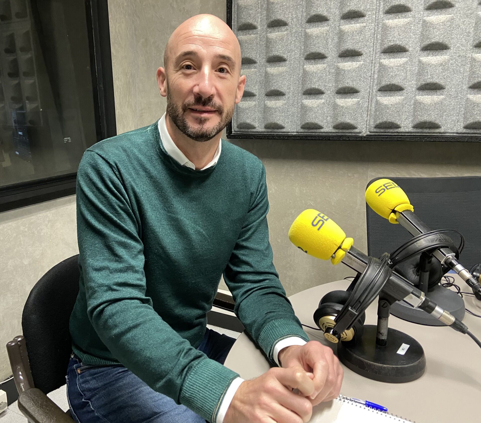 Jon Iraola, alcalde de Eibar, insiste en pedir al Gobierno Vasco más recursos para la Ertzain Etxea de Eibar