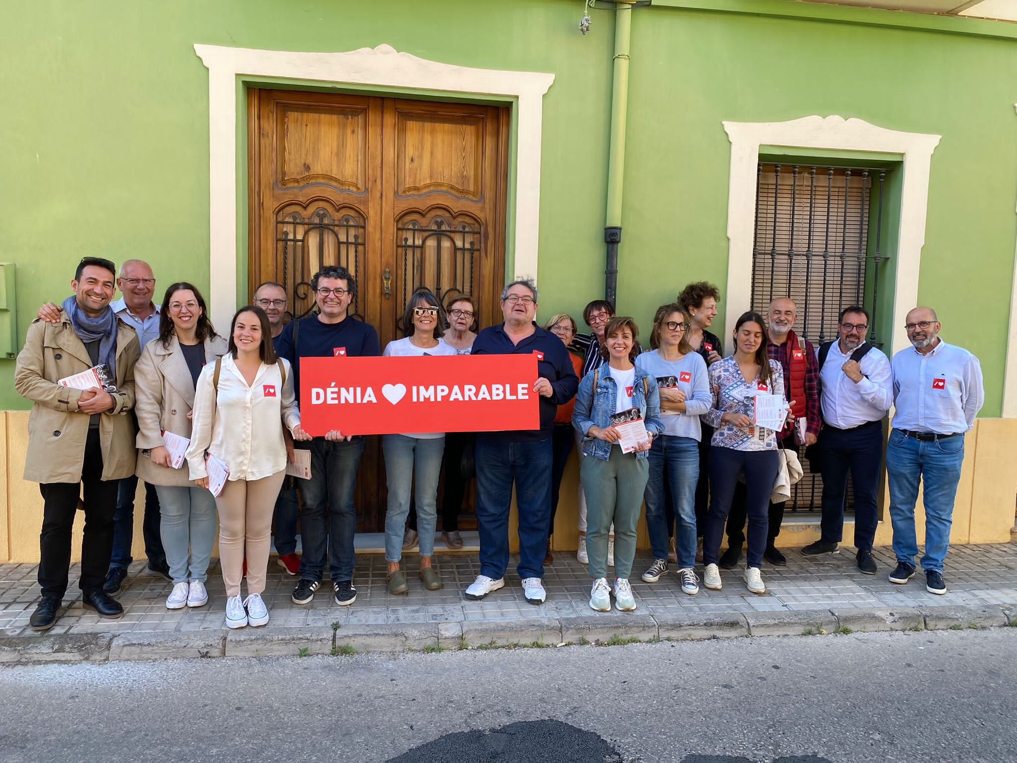 El PSPV de Dénia inicia la campaña de visita a los barrios de la ciudad.