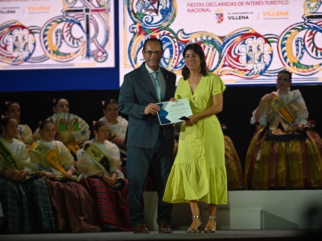 La autora recoge el premio