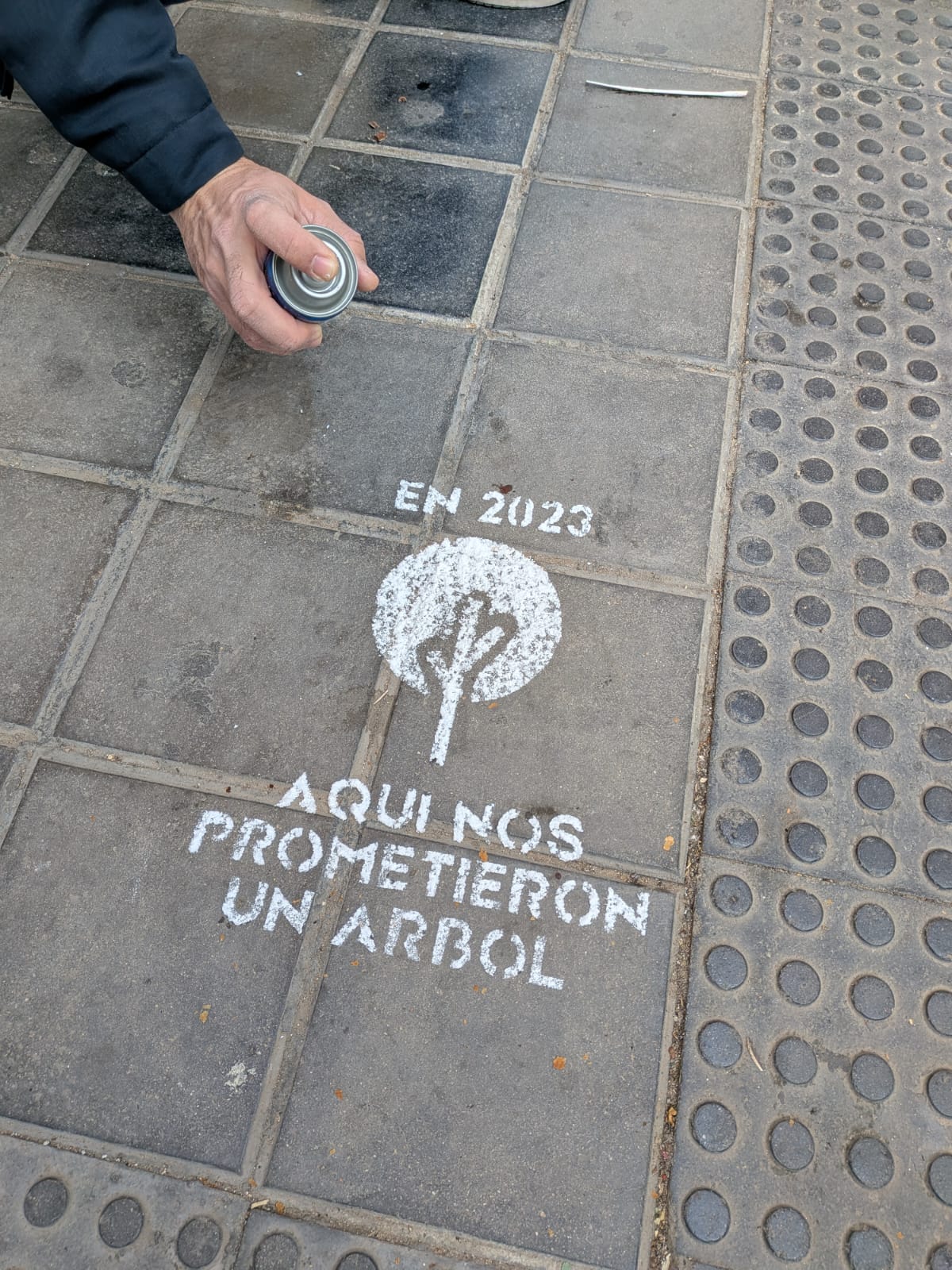 Concentración en Orriols pidiendo más arbolado urbano