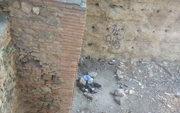 Una de las fogatas realizadas en el interior del Castillo de Gibralfaro