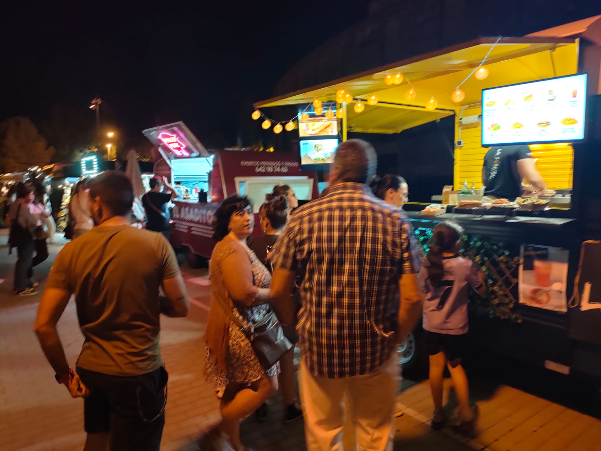 Food trucks en la Feria del Automóvil