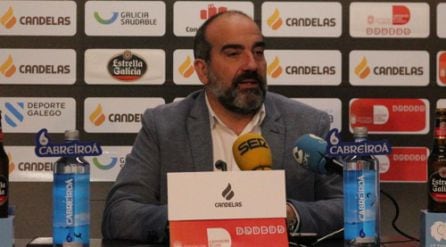 Suso Lázare, presidente del Breogán, dando cuenta de los precios de los abonos para la temporada de regreso a la ACB