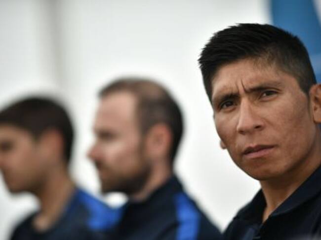 Quintana, con Valverde y Landa al fondo