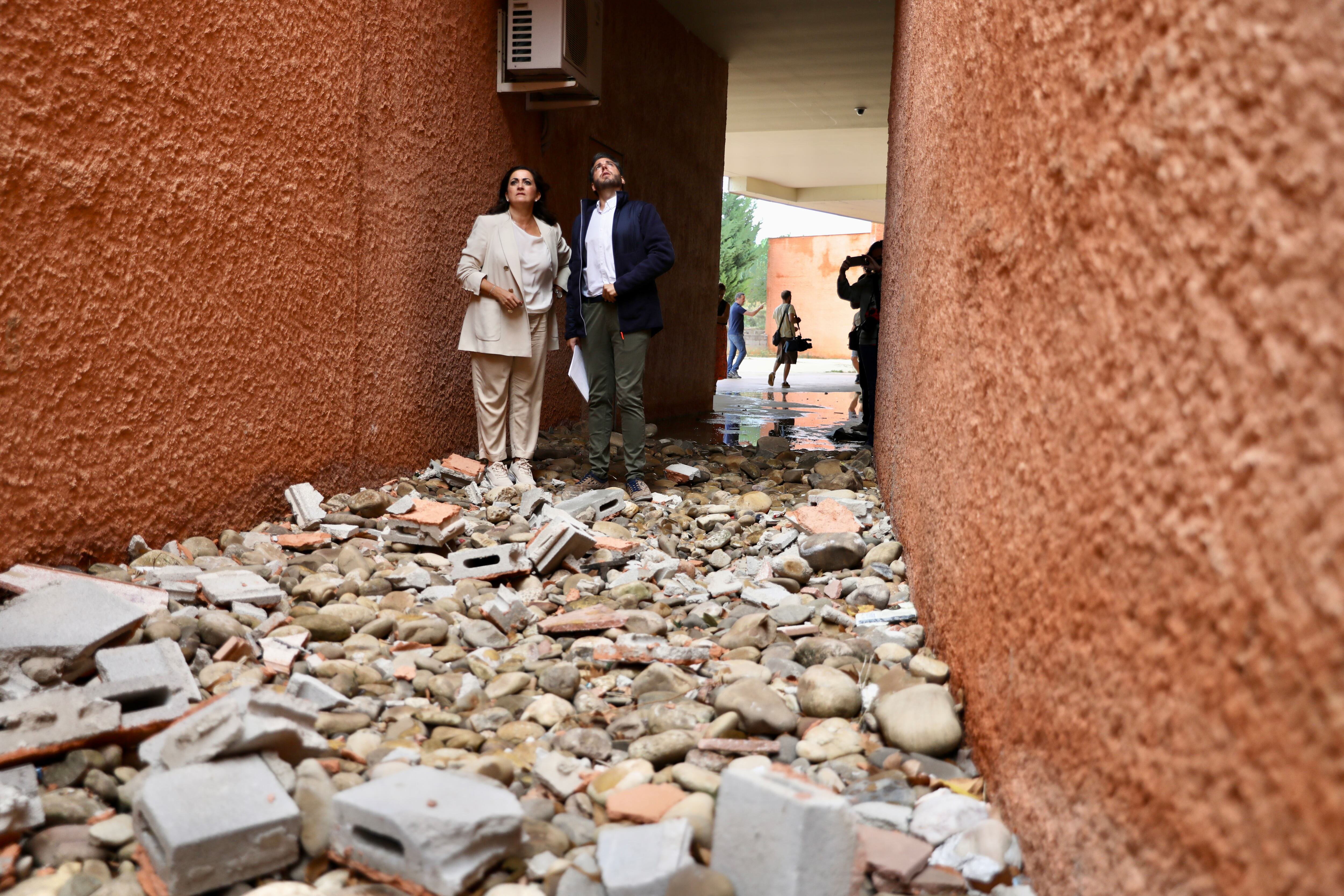 La presidenta de La Rioja, Concha Andreu, visita junto con el alcalde de Arnedo, Javier García, los daños ocasionados por la tormenta