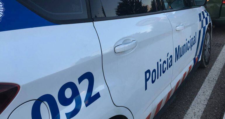 Los agentes detuvieron al hombre cerca del centro escolar