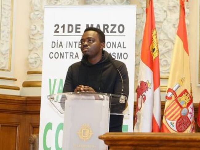 Kamga Perciano, camerunés que cerró la intervención en el Ayuntamiento