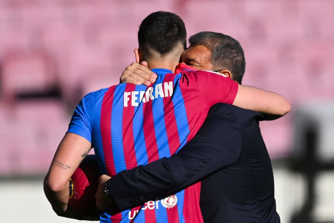 Ferran Torres, durante su presentación. 