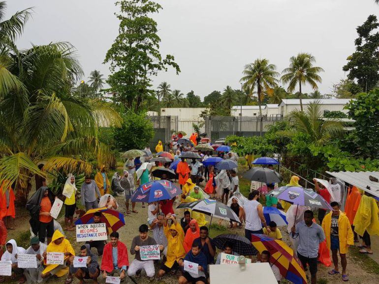 Los refugiados de Manus protestan por el cierre del centro