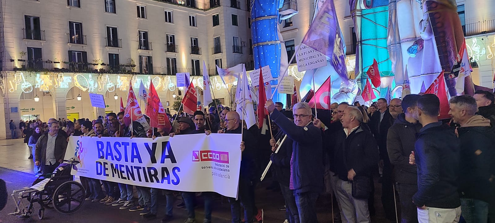 Manifestación de los funcionarios del pasado sábado a su llegada a la Plaza del Ayuntamiento de Alicante