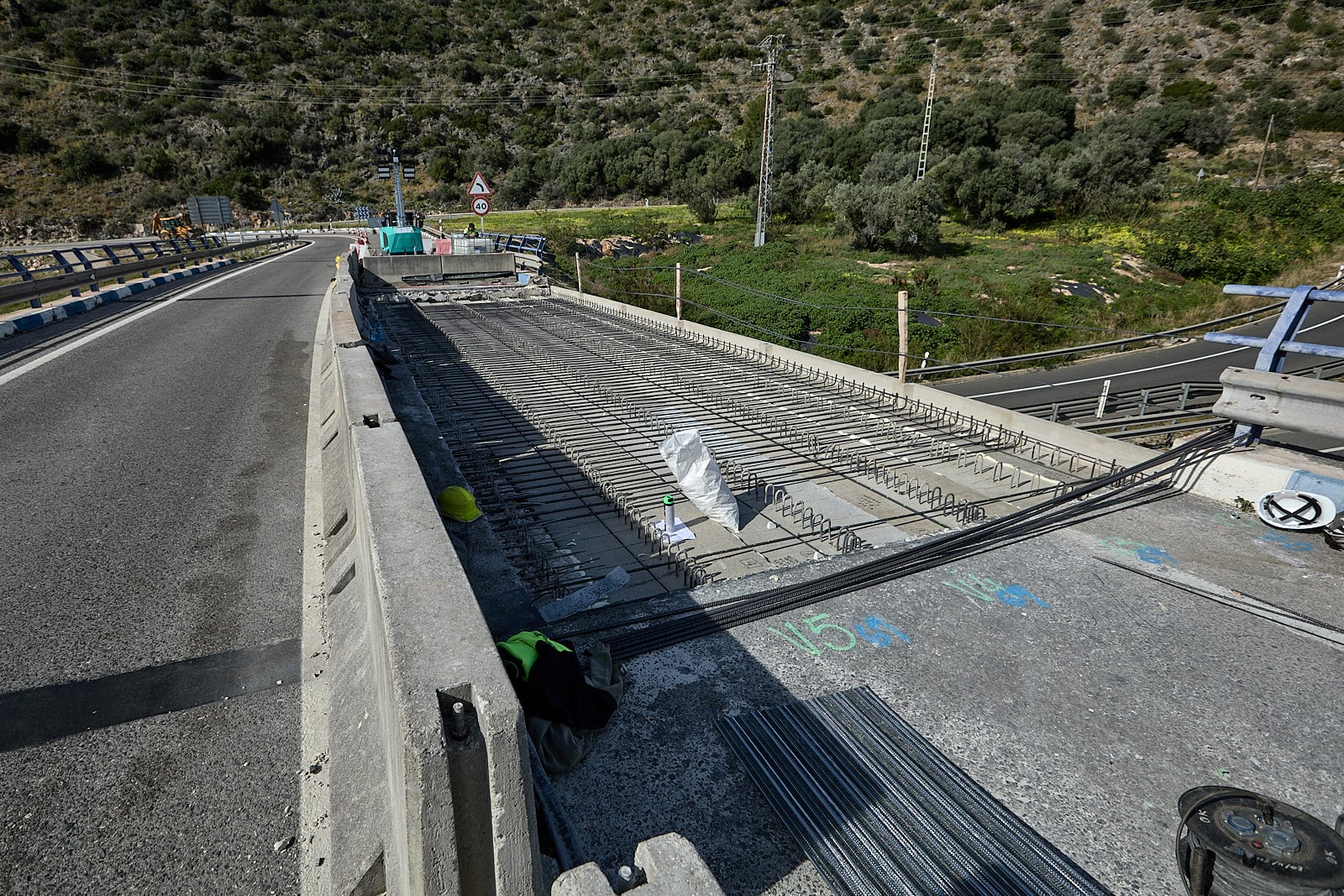 Trabajos en el puente sobre la N-332 en Gandia