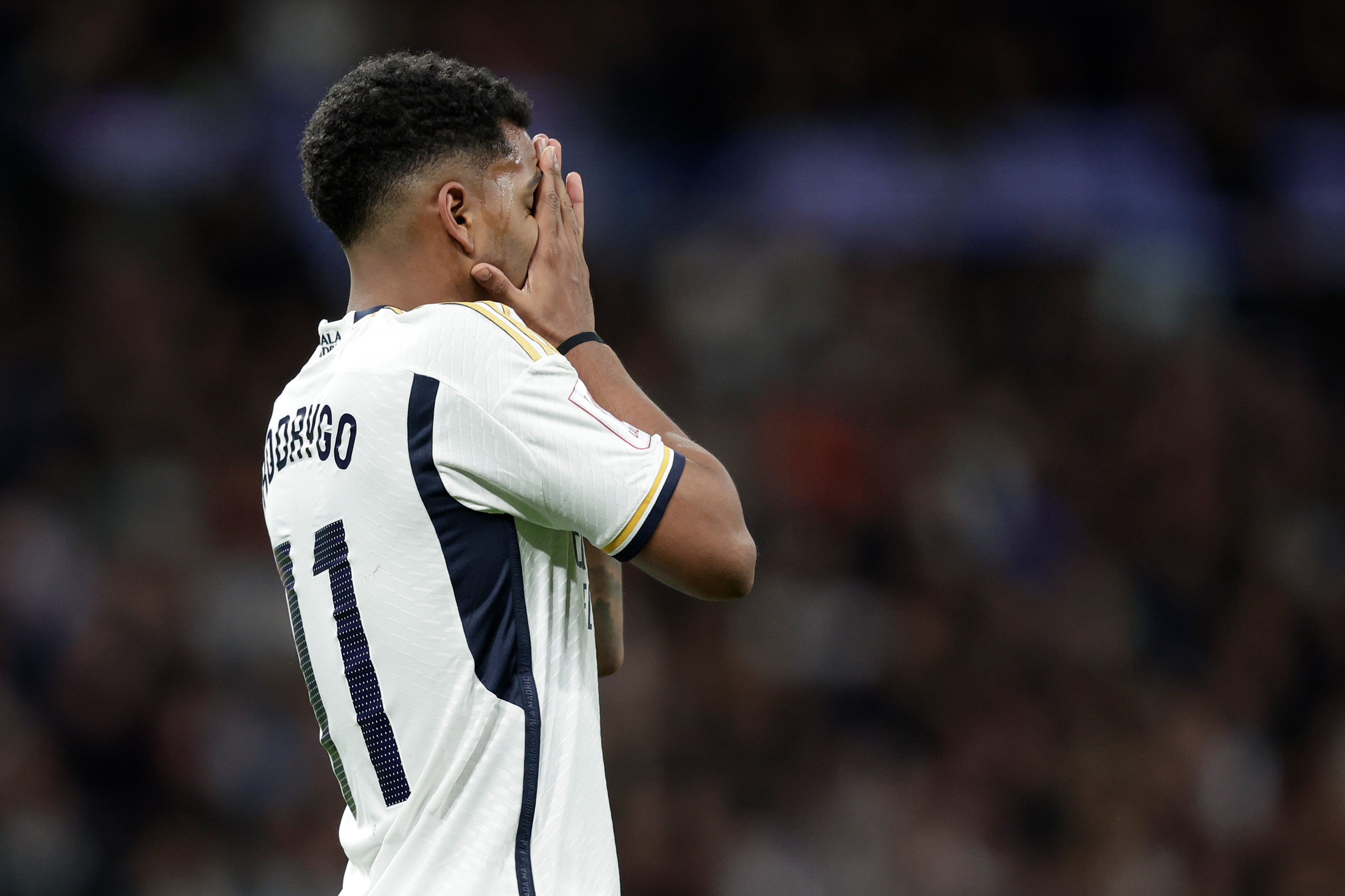 Rodrygo Goes se lamenta durante el encuentro ante el RC Celta de Vigo (Photo by David S Bustamante/Soccrates/Getty Images)