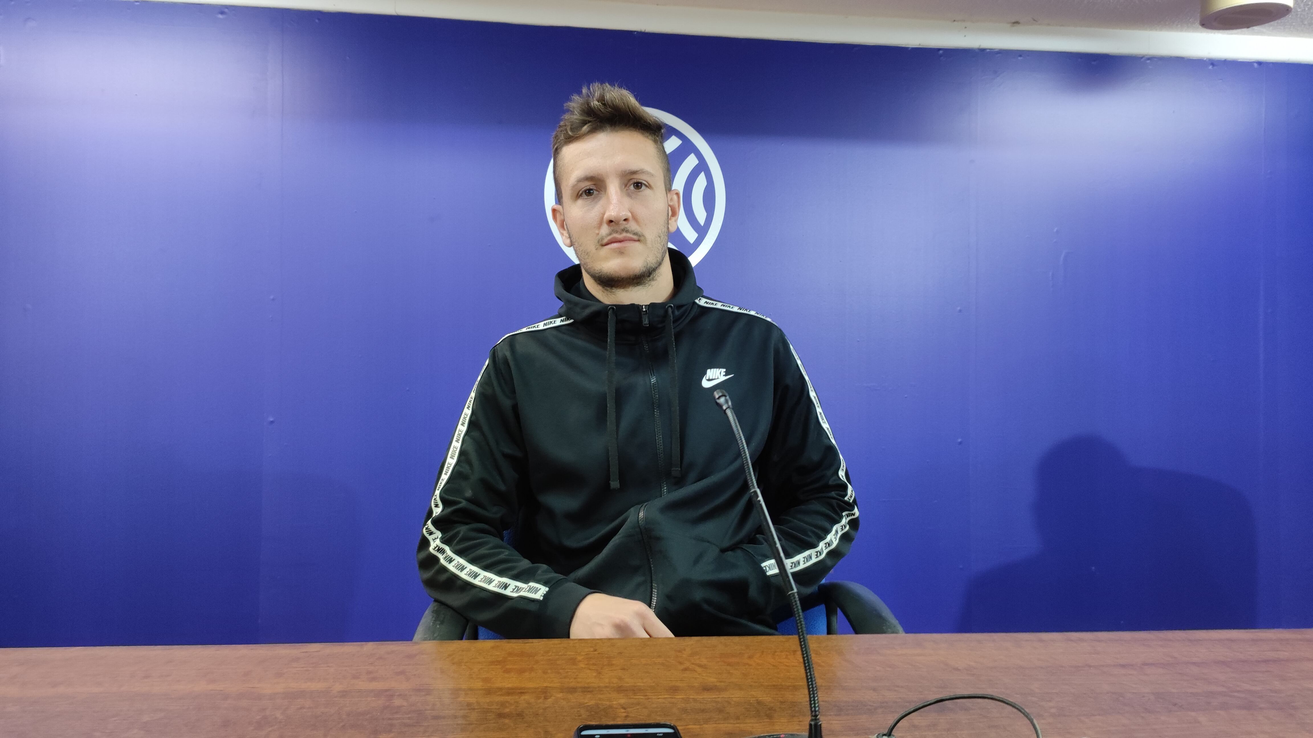 Boja Galán, jugador de Hércules, en la sala de prensa del Rico Pérez