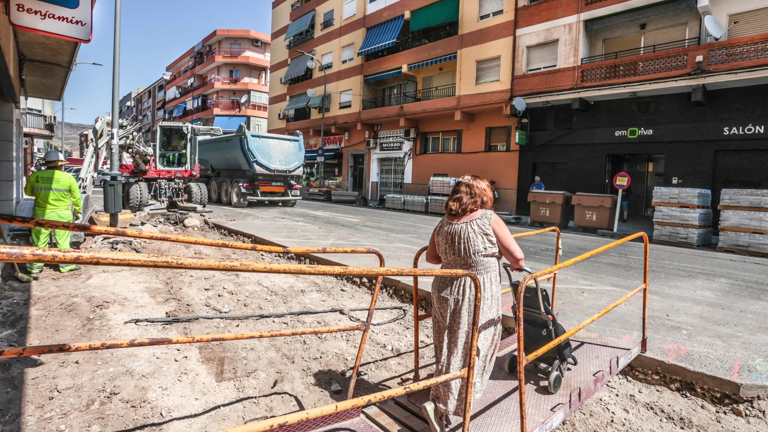 Las obras de la avenida Alfonso XIII ensanchan las aceras de esta vía entre otras actuaciones