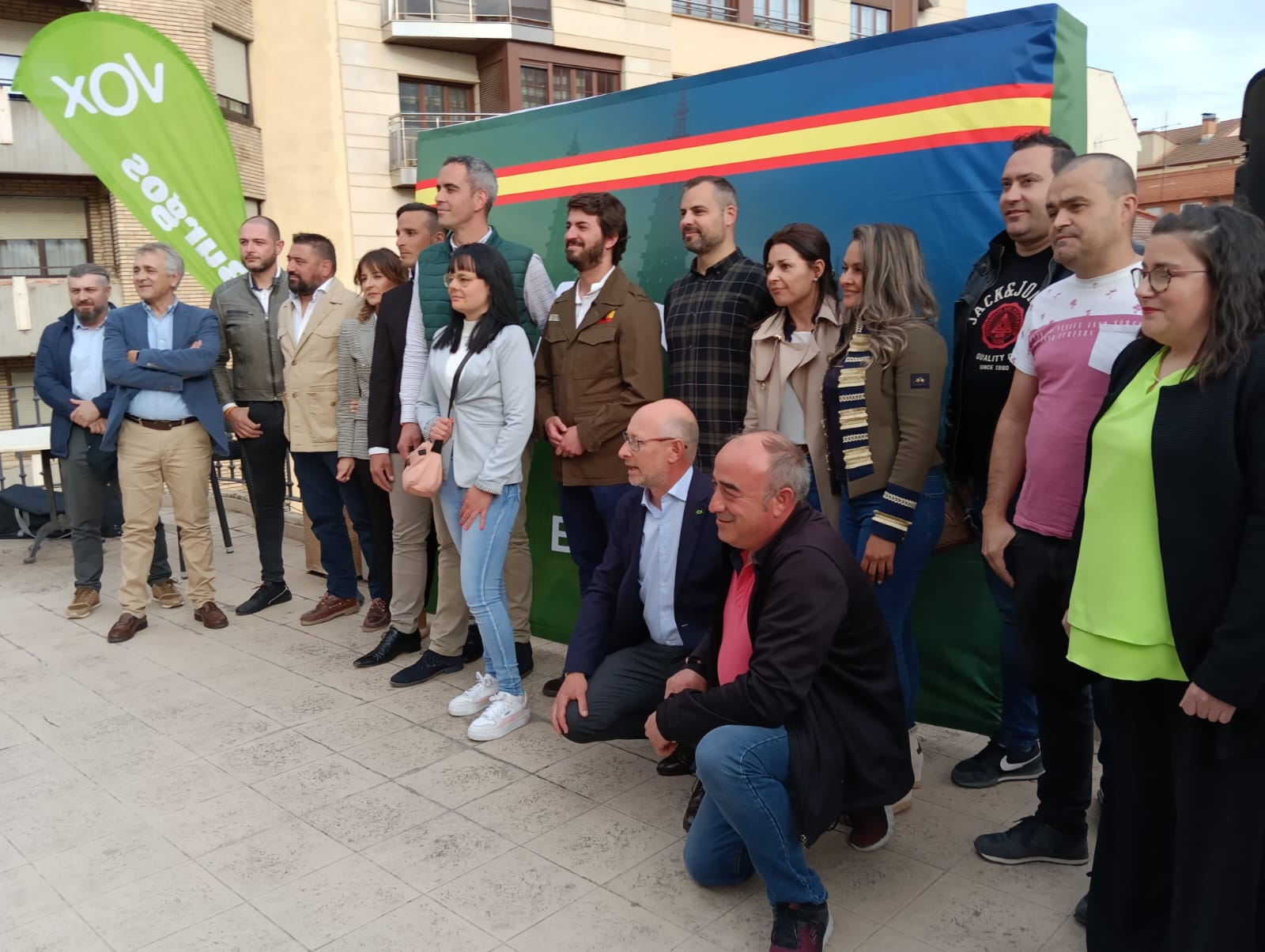 A la &#039;foto de familia&#039; se incorporaron entro otros más miembros de la lista y cabezas de lista de otras candidaturas ribereñas