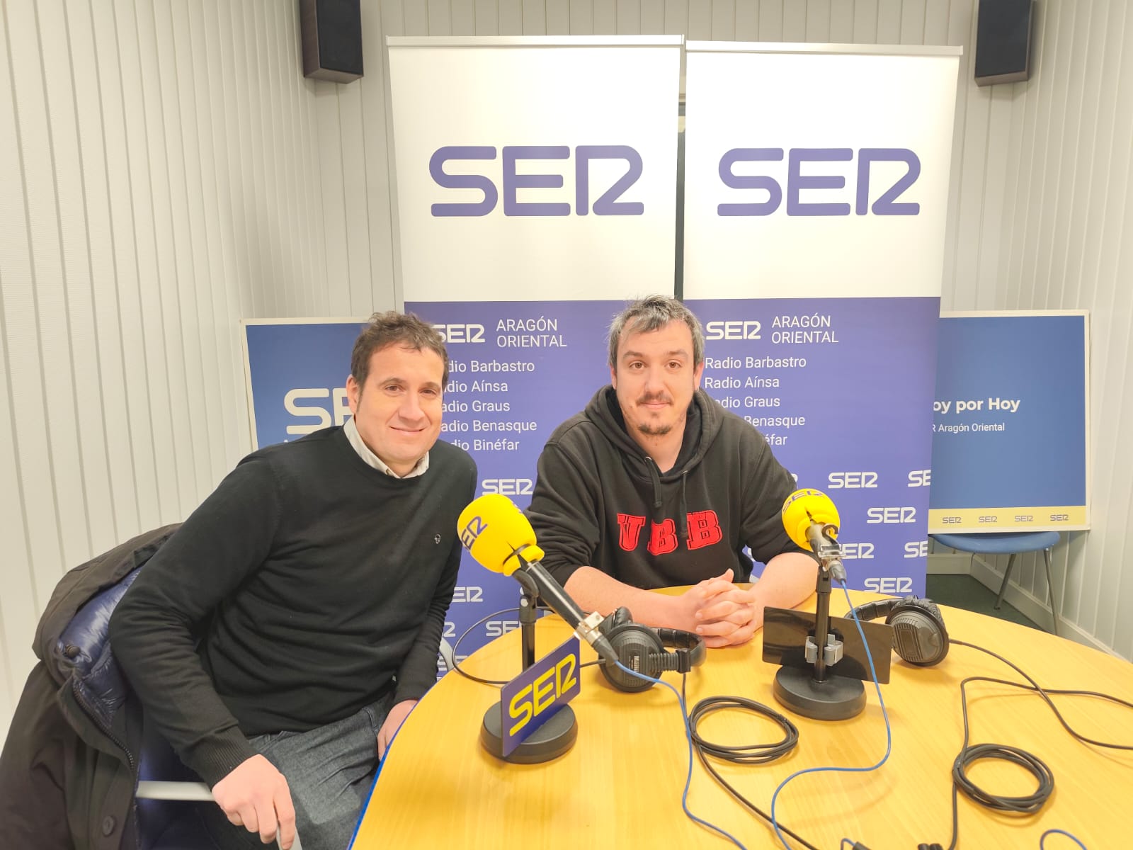 Modesto Herrero y George Huguet, en los estudios de SER Aragón Oriental. Barbastro.