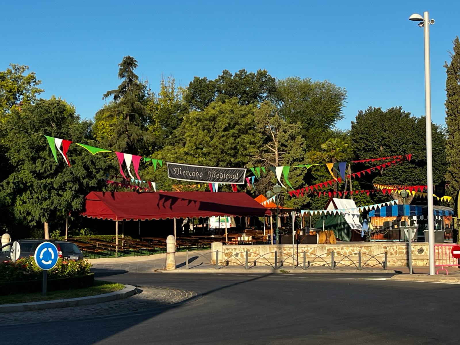 Imagen de archivo de uno de los mercadillos medievales desarrollados en el Parque de la Vega de Toledo