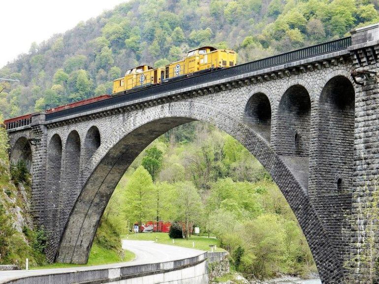 Obras en el viaducto de Escot