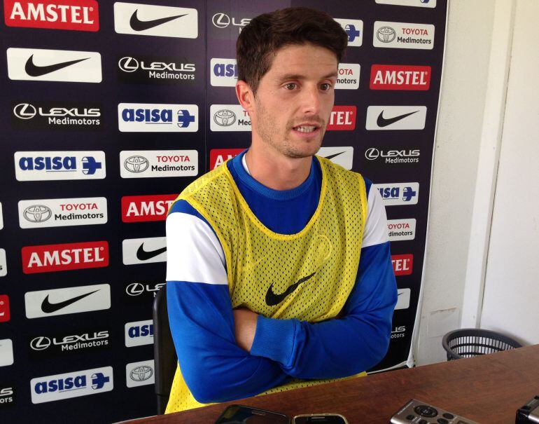 Carlos Indiano, jugador del Hércules CF, en la sala de prensa de las instalaciones de Fontcalent