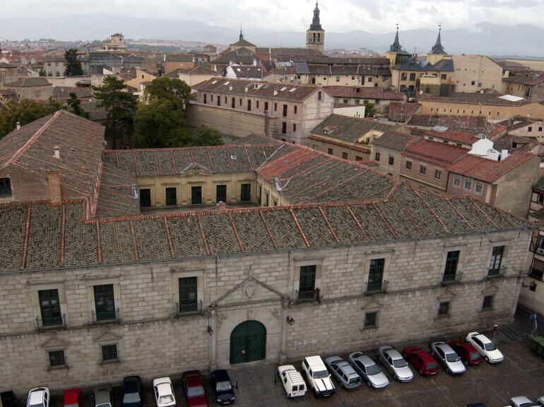 El obispado pretende abrir un museo de orfebrería en el Palacio Episcopal