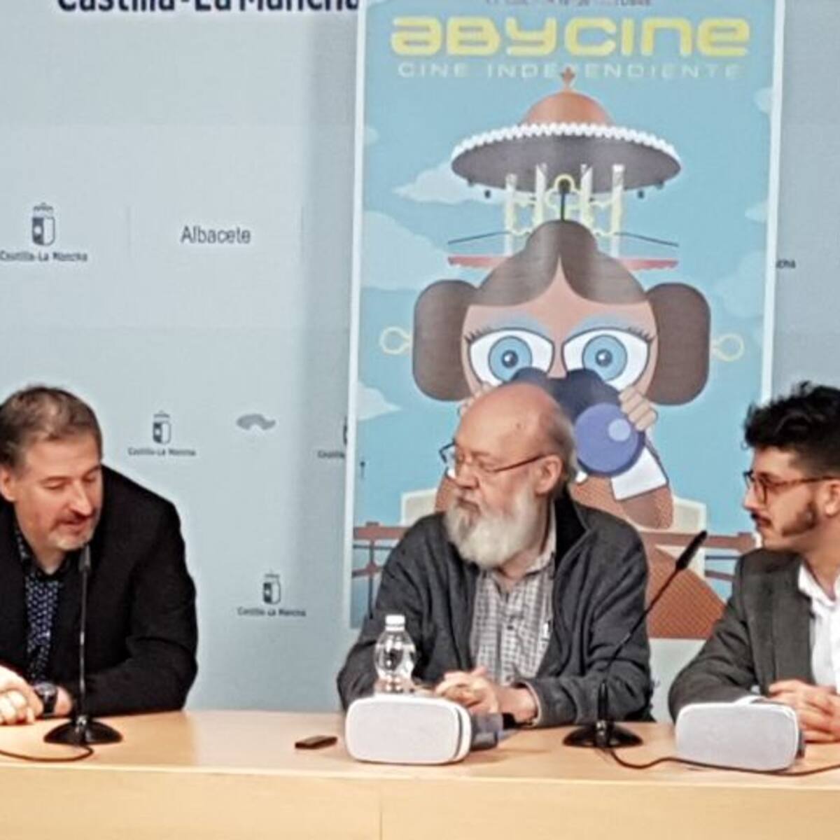 José Luis Cuerda: "el tejemaneje del mundo lo tienen 1.484 personas o así"