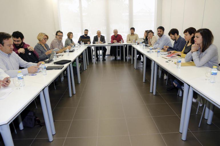 El alcalde de Valencia, Joan Ribó, preside la reunión de concejales en la &quot;Trobada del Govern Municipal&quot;