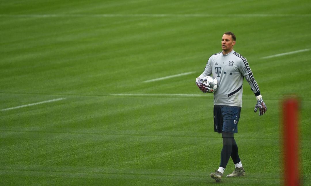 El portero del Bayern, Neuer durante un entrenamiento.