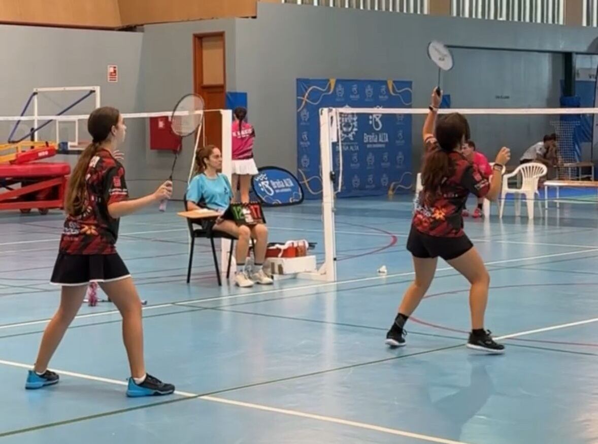 Jugadoras del Auria Bádminton Club en el TOP TTR Breña Alta.