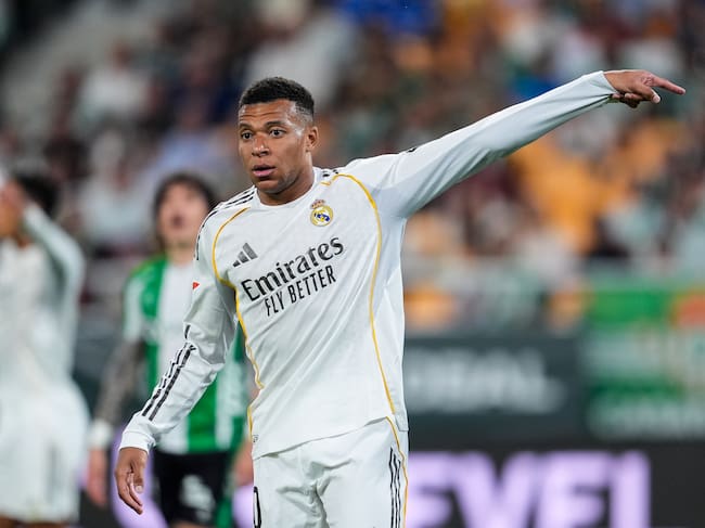 Kylian Mbappe, durante el duelo frente al Real Betis. (Joaquin Corchero/Europa Press via Getty Images)