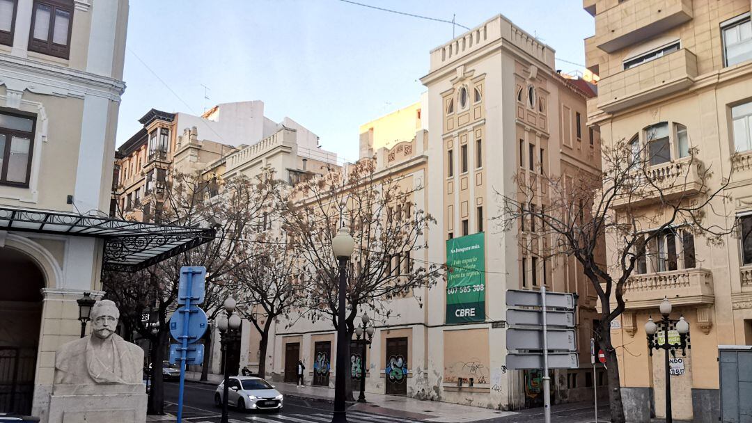 Fachada del antiguo cine Ideal de Alicante