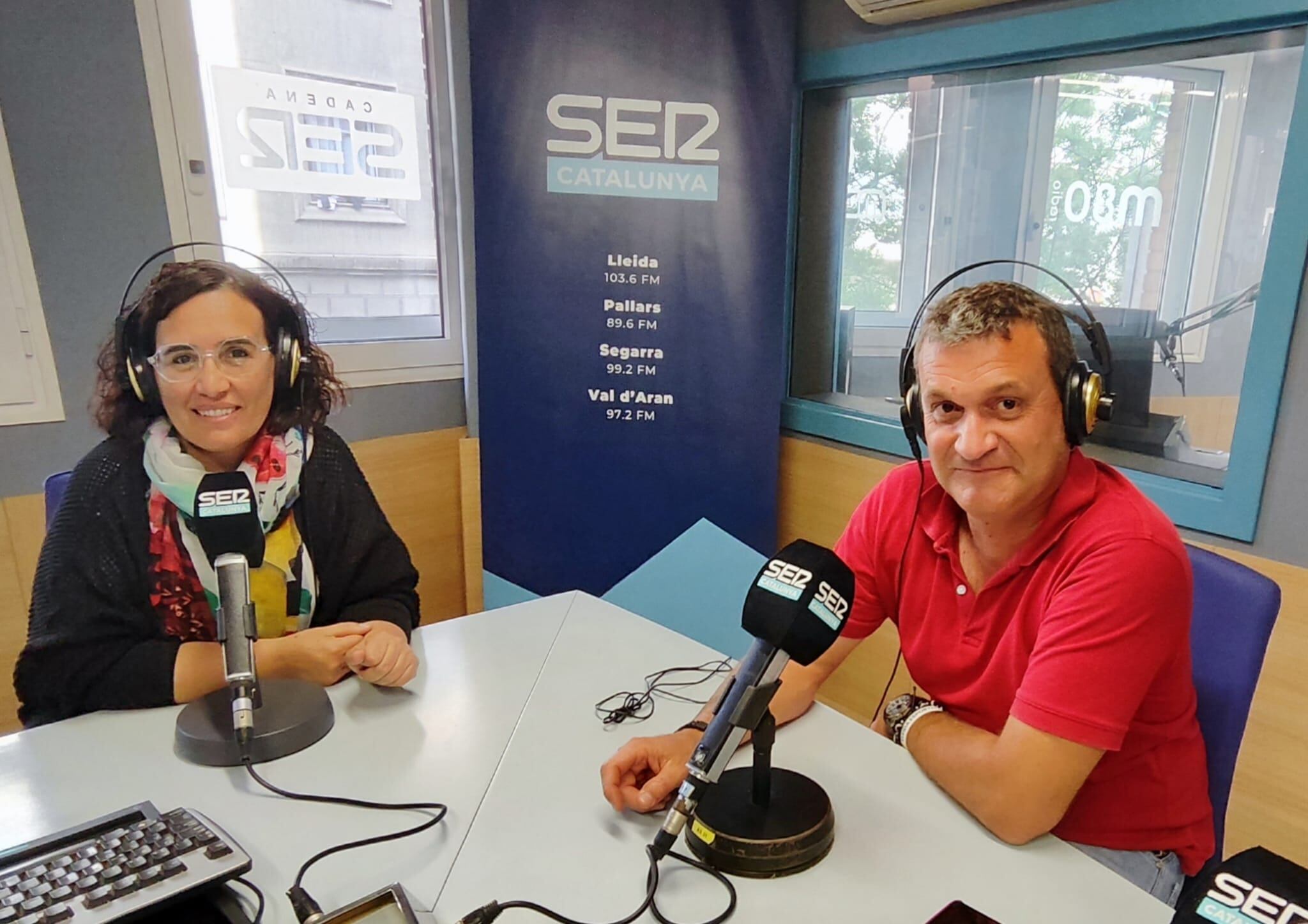 Ainoha Casabon, alcaldessa de Raimat i Jordi Figuerol, alcalde de Vilanova de Segrià, durant la tertúlia a Ràdio Lleida.