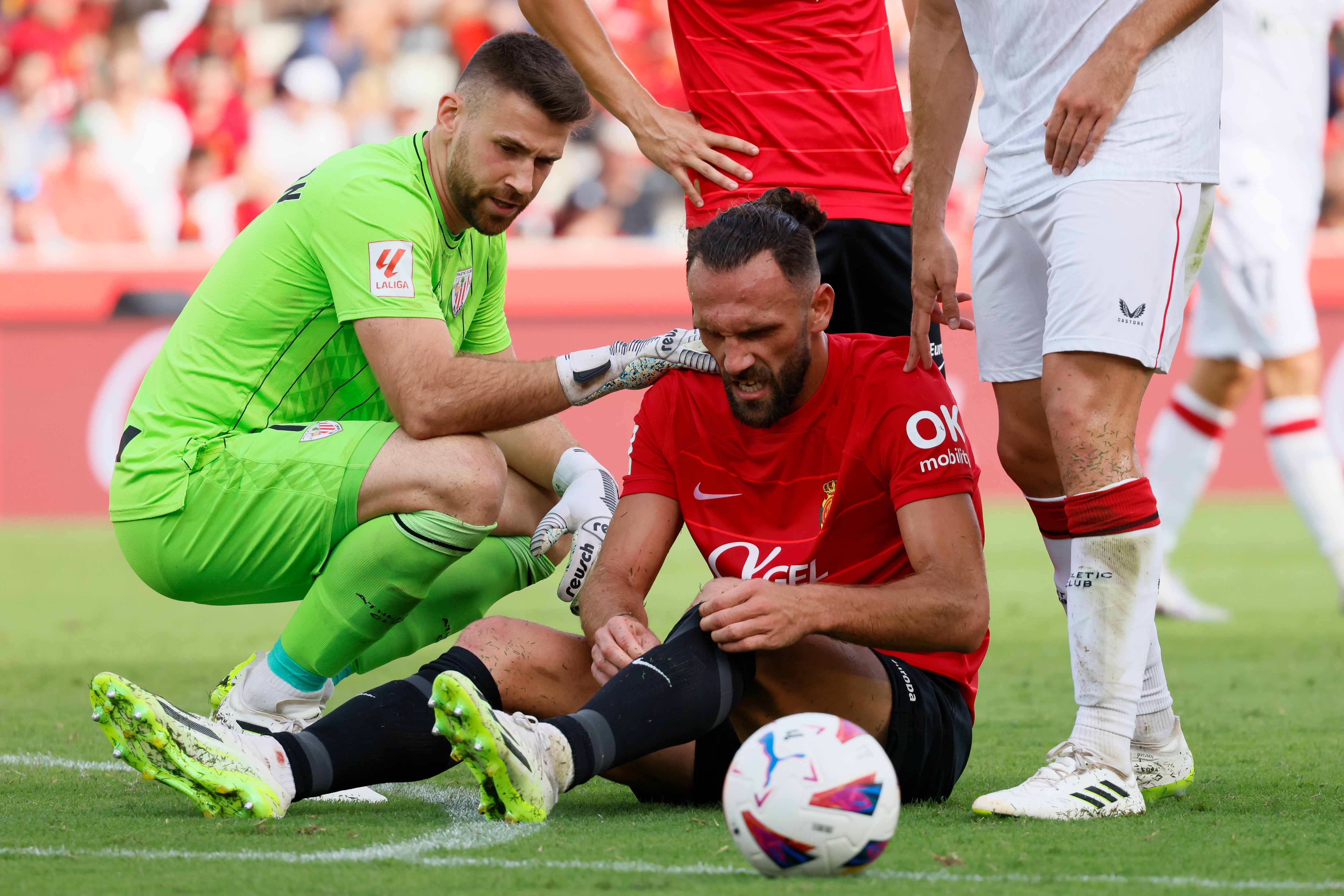 PALMA DE MALLORCA (ISLAS BALEARES), 03/09/2023.- El delantero kosovar del RCD Mallorca Vedat Muriqi reacciona este domingo, durante un partido de LaLiga entre el RCD Mallorca y el Athletic Club, en el estadio de Son Moix de Palma de Mallorca. EFE/ Cati Cladera
