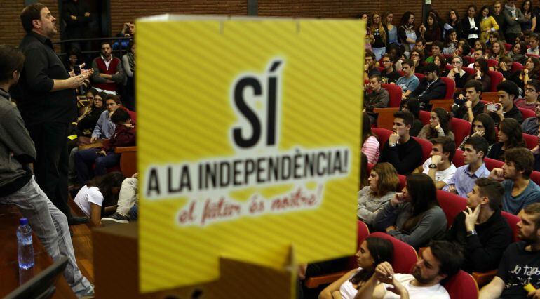 El líder de ERC, Oriol Junqueras, en el Aula Magna de la Facultad de Derecho de la Universitat de Barcelona.